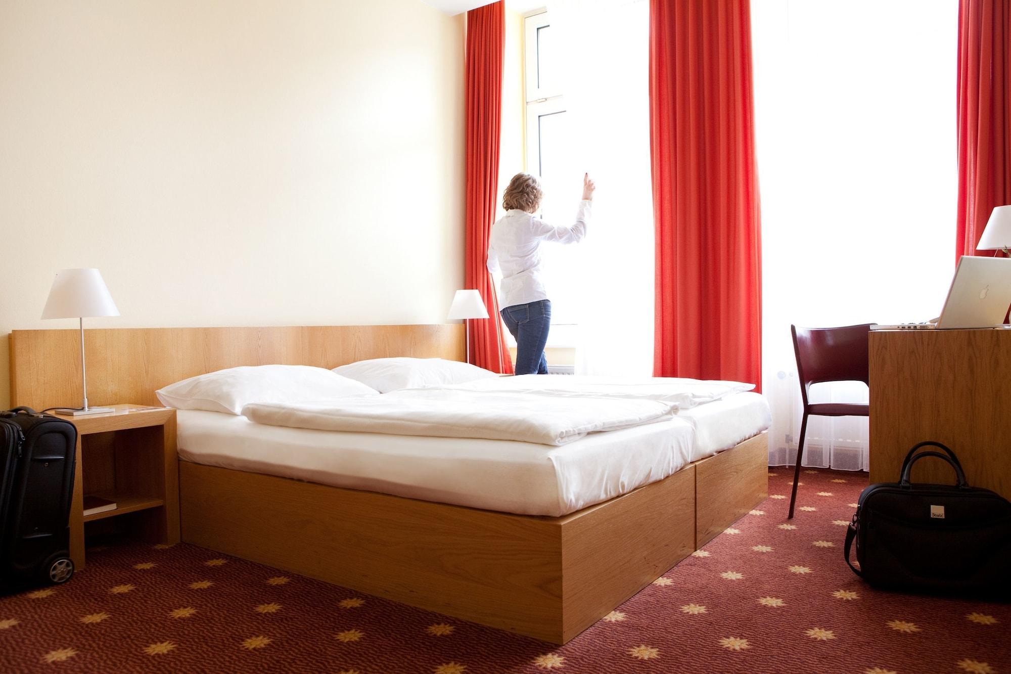 Hotel Vienna House Easy By Wyndham Rostock Zewnętrze zdjęcie